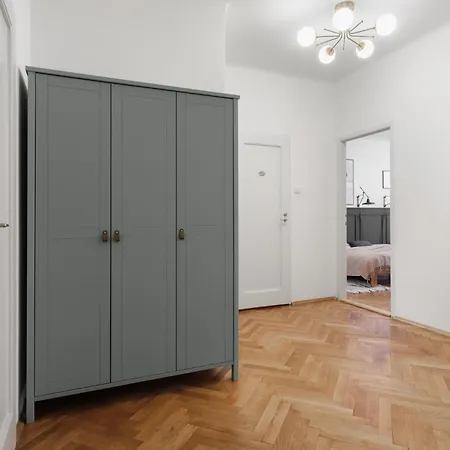 Διαμέρισμα Days - Glamorous W Balcony Near Vltava River *