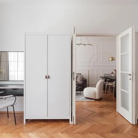 Days - Glamorous W Balcony Near Vltava River Apartamento *