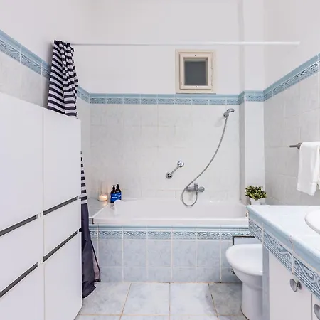 아파트 Days - With Balcony & Garage Near Vltava River In New Town