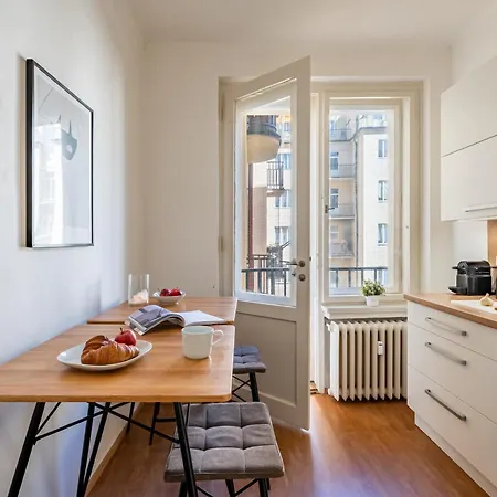Days - With Balcony & Garage Near Vltava River In New Town 아파트 *